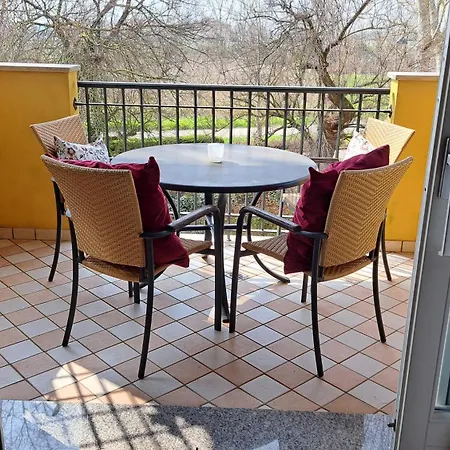 Villaggio Sant'andrea - With Gardenview アパート カオルレ