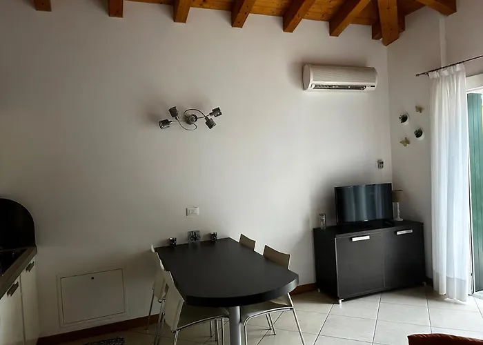 Villaggio Sant'andrea - With Gardenview アパート