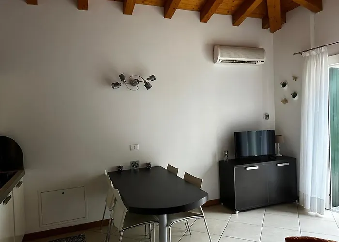 アパート Villaggio Sant'andrea - With Gardenview カオルレ